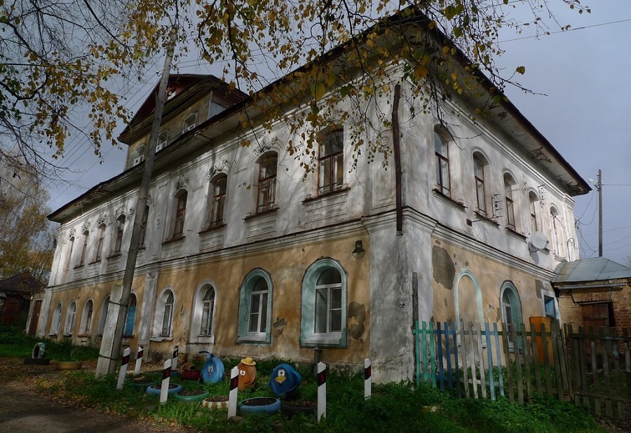Гражданские здания Романовской стороны